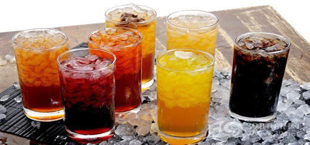 街頭冰飲衛(wèi)生堪憂，病從口入，管住自己的嘴