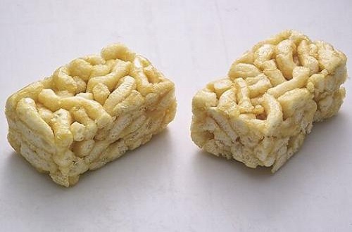 沙琪瑪公司違規(guī)添加硼砂被曝光，生產(chǎn)工廠污垢遍地